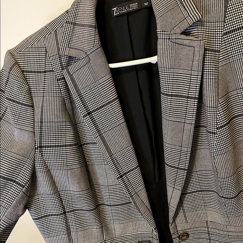 NY&Co BLK/WHT/GRY CHECKERED BLAZER